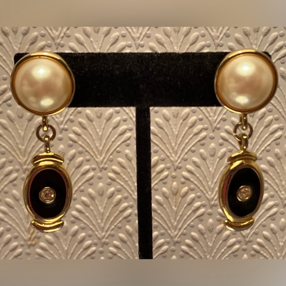 Elegant Gold and Black Drop Earrings